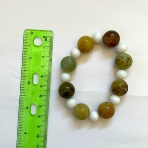 Semi-Precious Natural Healing Power Bracelet Green and White